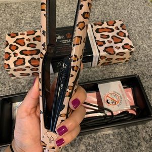 Sultra The Láser Leopard 1 inch flatiron